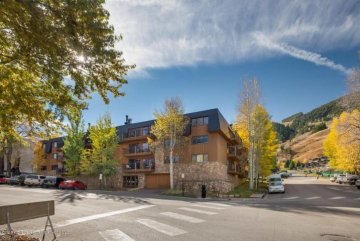 205 E Durant (Aka 205 E Dean St) Ave 2-J, Aspen: Remodeled Aspen Condo Thumbnail