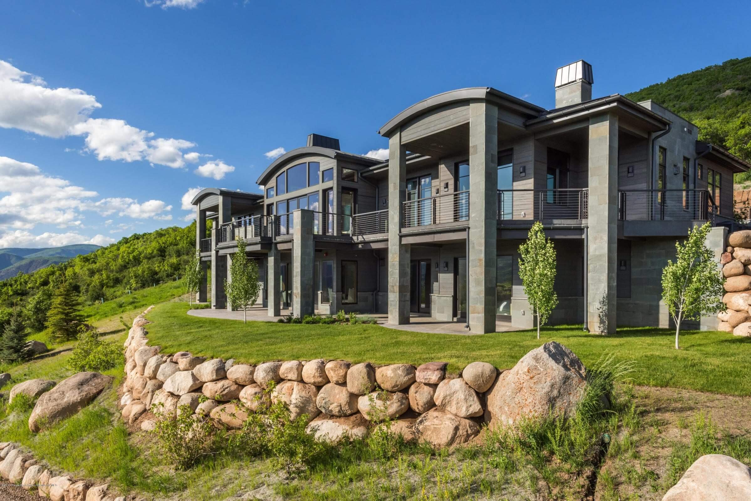 2015 Built McLain Flats Home Sells at $9M/$1,189 sq ft Furnished Image