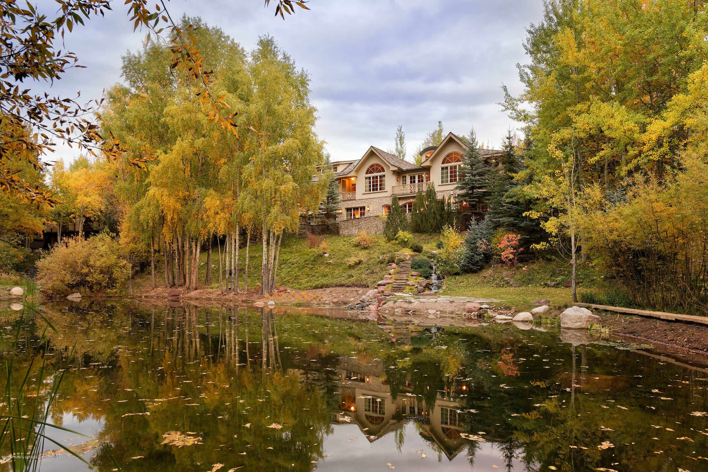 Value Capture Outside the Roundabout – 3 Minutes to Town: Aspen Highlands Area Estate Sells at $9M/$1,201 Sq Ft Image