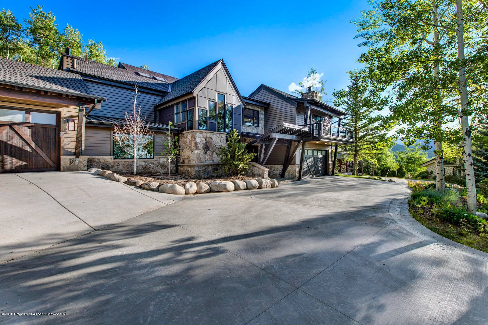 Snowmass Village 2018 Remodeled Ridge Run Home Closes at $5.7M/$1,357 Sq Ft Furnished Image