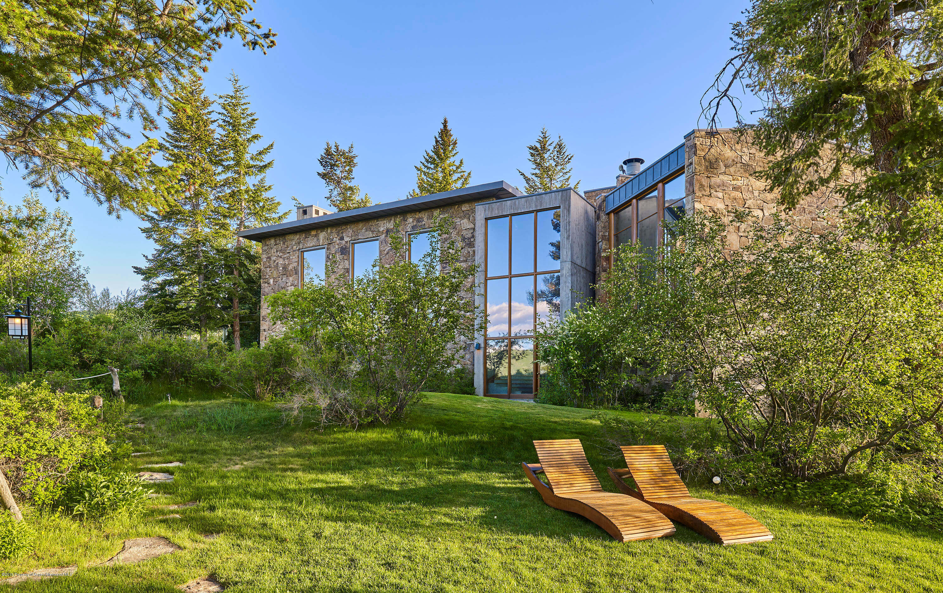 Aspen CO Estate Auction at 350 Eagle Park Goes UC at $9.5M Plus 12% Buyers Premium w/$2M Furnishing Incl. Image