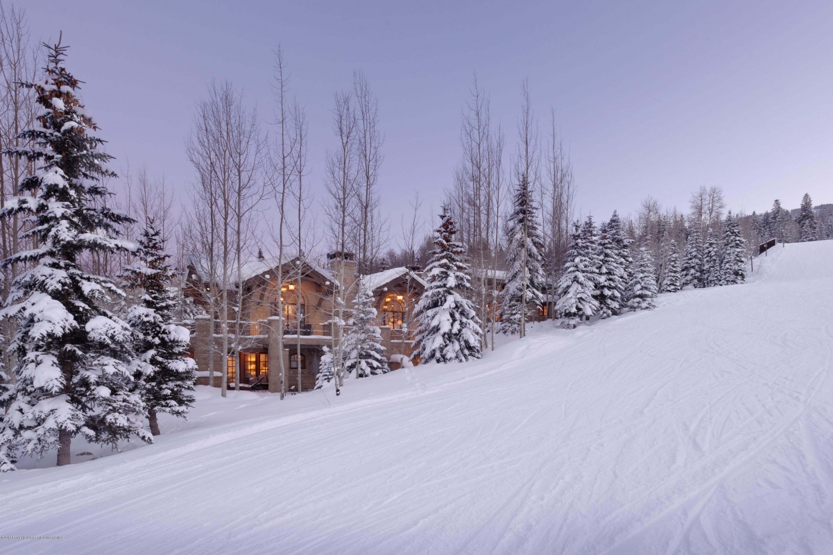 Snowmass Ski in / Ski Out Home at 90 Edgewood Ln Closes at $8.6M/$1,892 Sq Ft Furnished Image