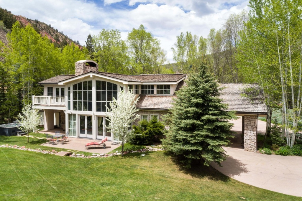1994 Built Home at 1465 Red Butte Dr Sells at $4.2M/$763 SF Unfurnished Image