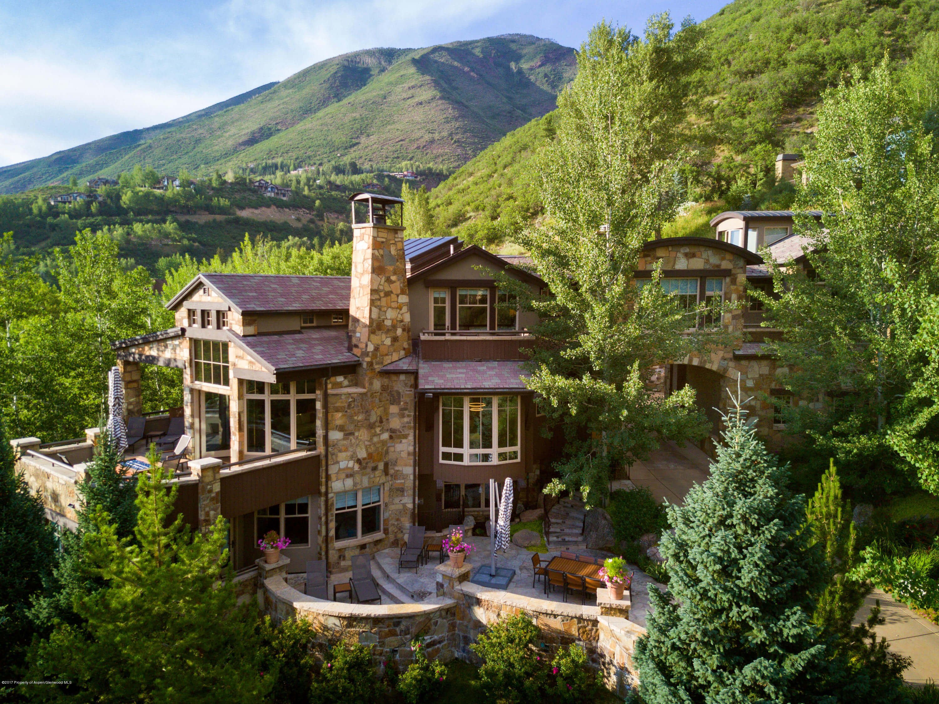 2000 Built/2015 Remodeled Aspen Home in Smuggler Area at 737 N Spruce St Sells for $9M/$1,081 Sq Ft Unfurnished Image