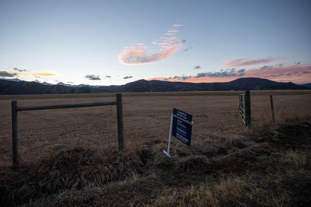 Aspen real estate – boom town means entrance for some, exit ramp for others Image