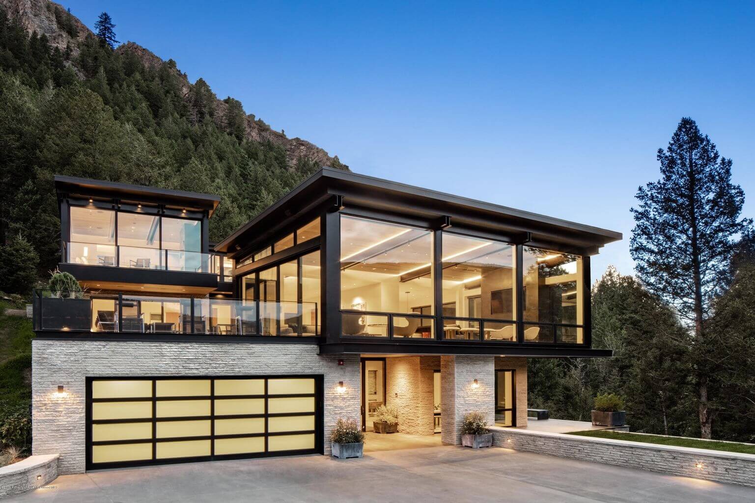 2019 Contemporary Home in Aspen Core at 28 Little Cloud Trail Sells $27.5M/$2,927 SF Furn Image