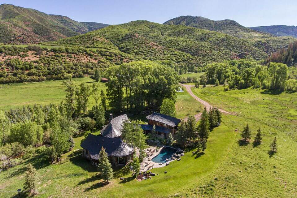 Woody Creek Ranch with 244 acres, 7 homes, and 3 Developable Home-sites Sells for $20M Furn Image