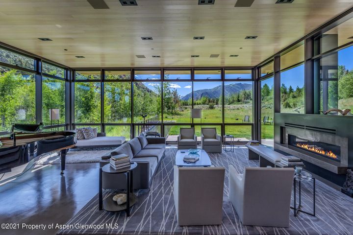 Aspen_Co_homes_for_sale_276_Coach_Road_5_DouglasElliman-1