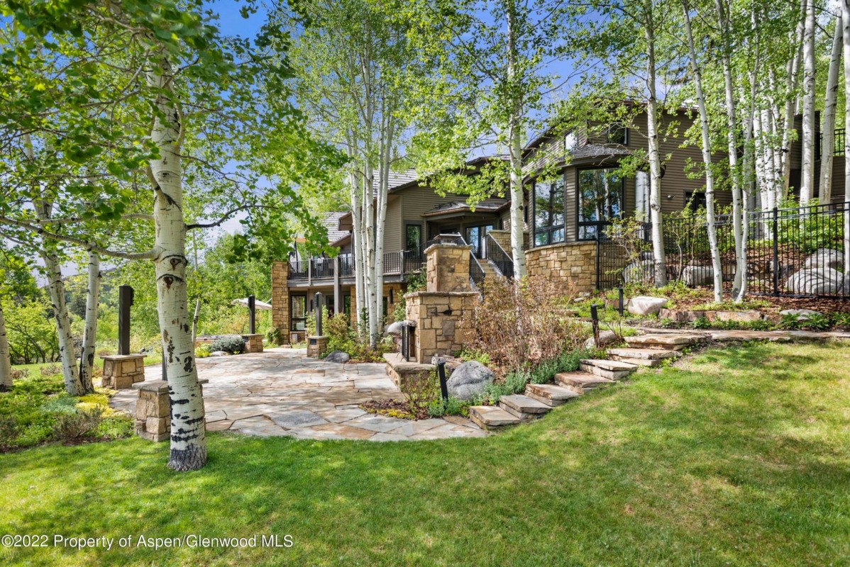44 Pitkin Way Sells for $30M/$4,014 SF Unfurn. | Tim Estin