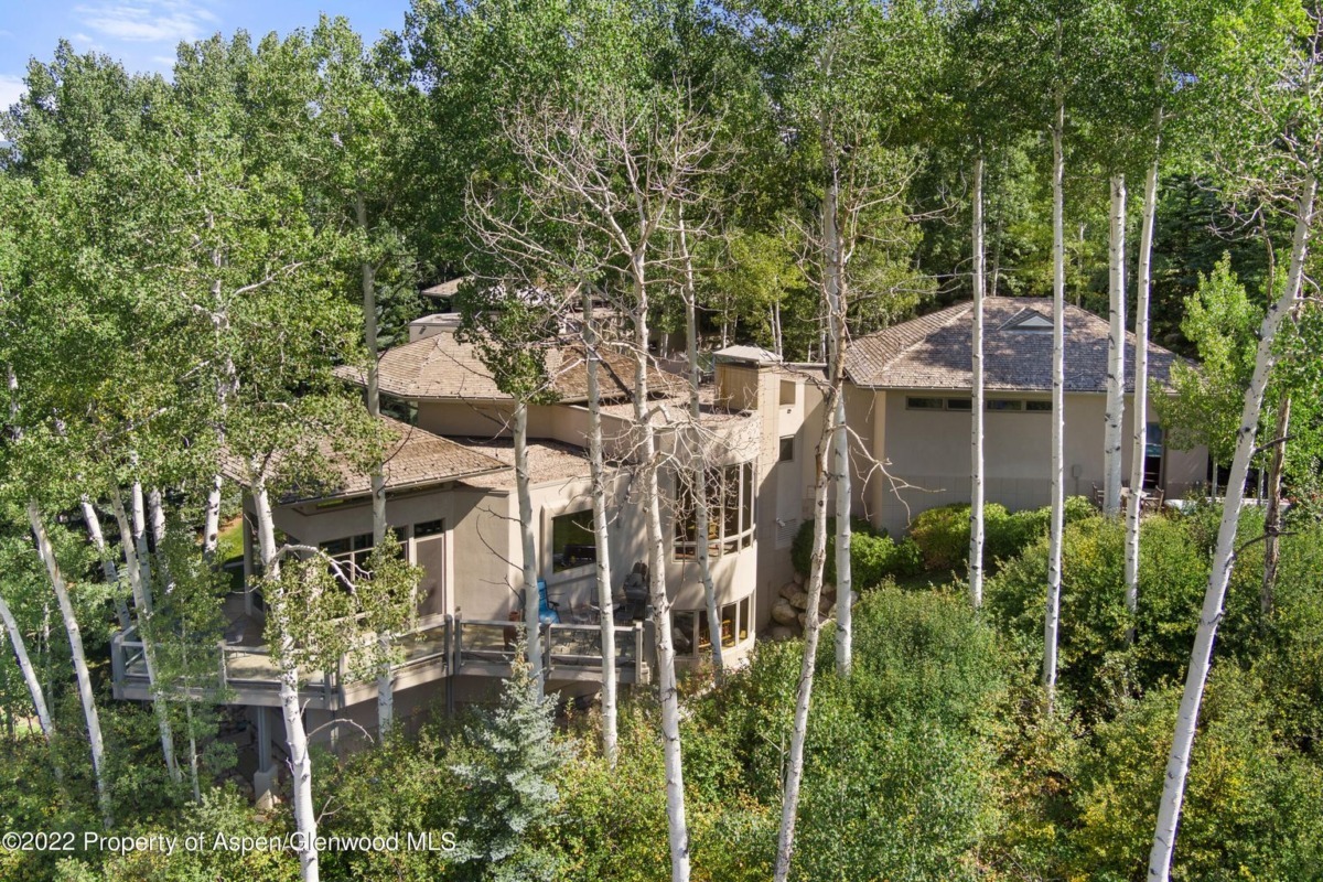 Snowmass Village Ski Home at 1161 Two Creeks Dr Sells for $8.5M/$1,605 SF Part Furn Image