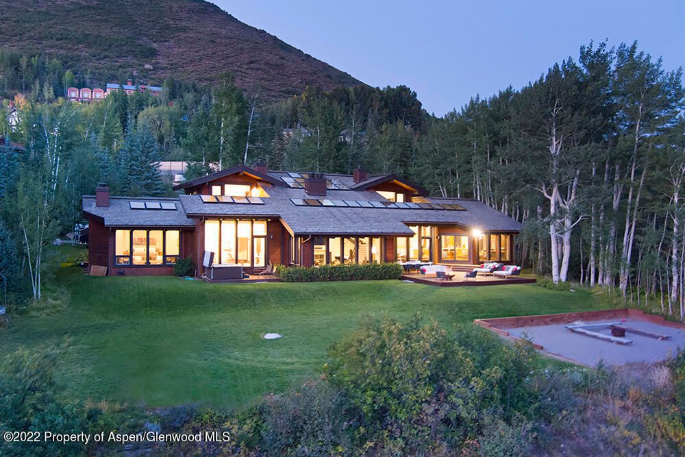 352 E Reds Rd on Red Mountain Closes at $29M/$3,571 SF Furn Image