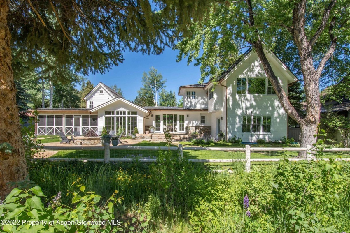 Beautiful Luxury Family Home at 1230 Snowbunny Lane Closes at $12.35M/$2,698 SF Furn Image