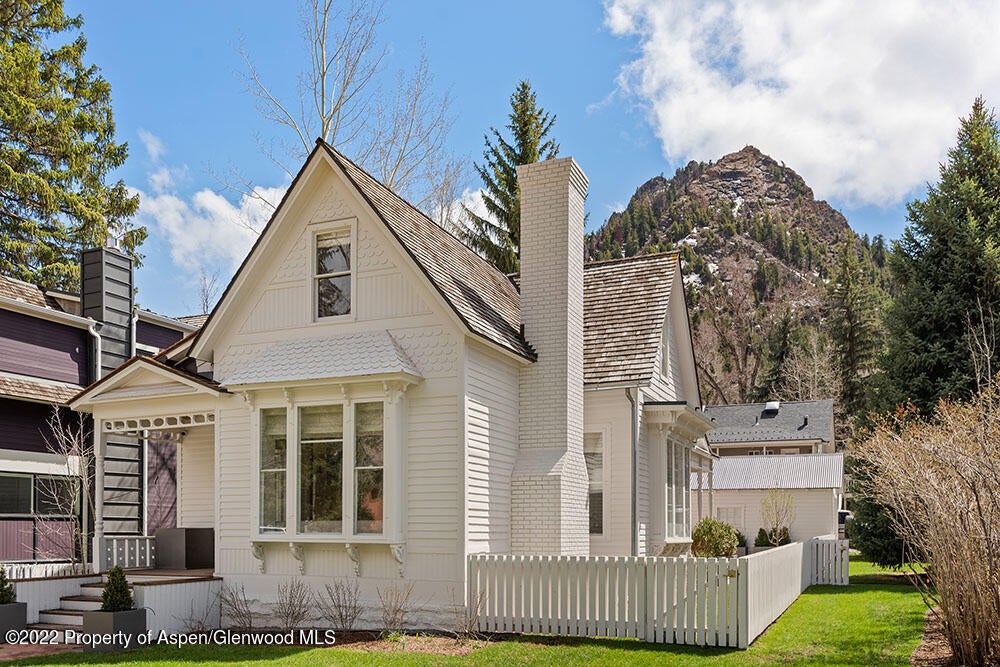 Aspen_Co_homes_for_sale_635_W_Bleeker_Street_1_Compass-1