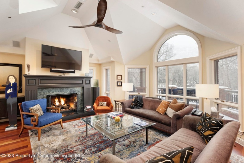 Aspen_Co_townhomes_for_sale_112_N_Spring_Street_6_5_AspenSnowmassSothebys-1