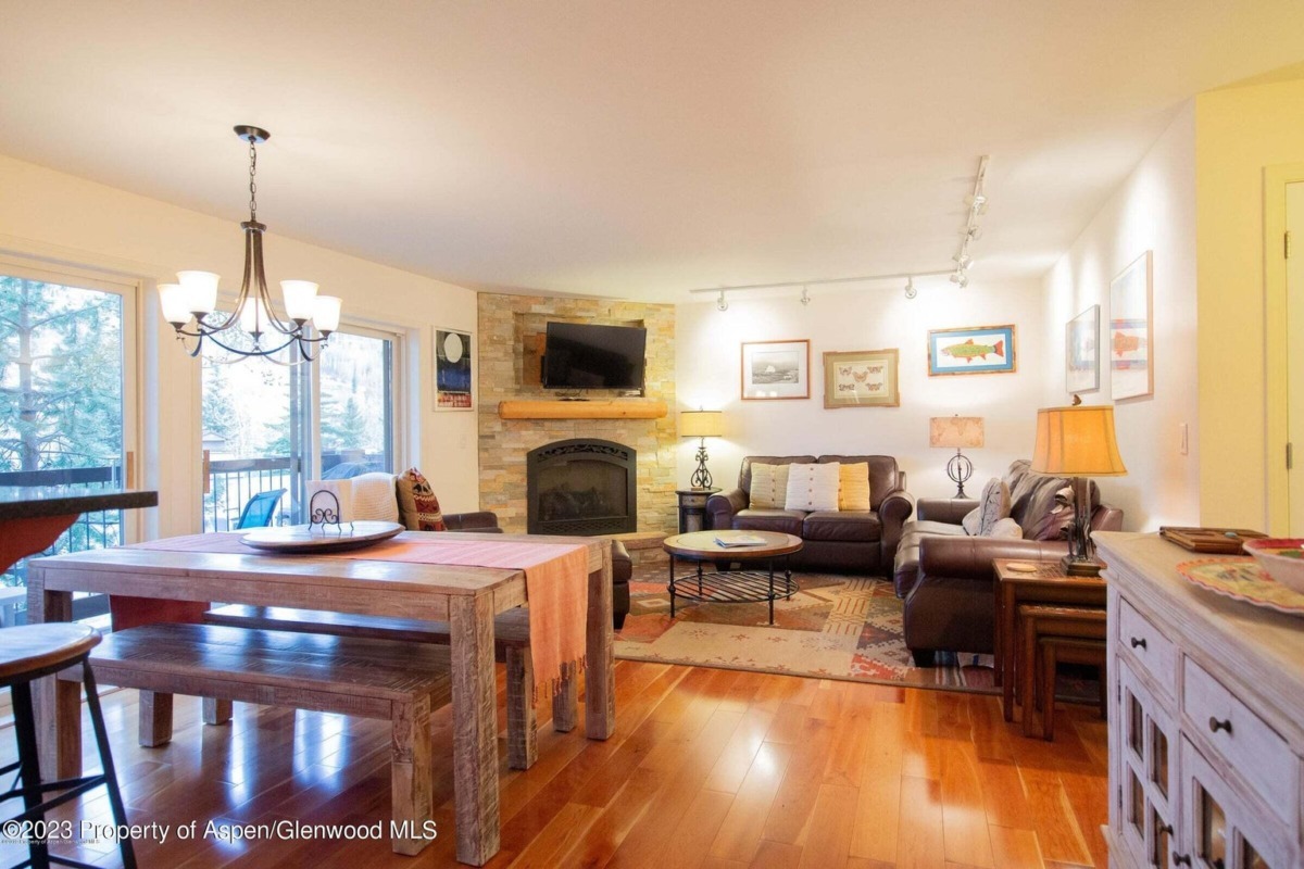 Snowmass Village Woodbridge 2Bd/2Ba Condo Sells for $1.2M/$1,333 SF Furn Image