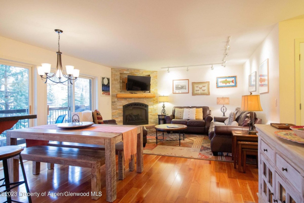 Snowmass Village Woodbridge 2Bd/2Ba Condo Sells for 1.2M/1,333 SF Furn Tim Estin