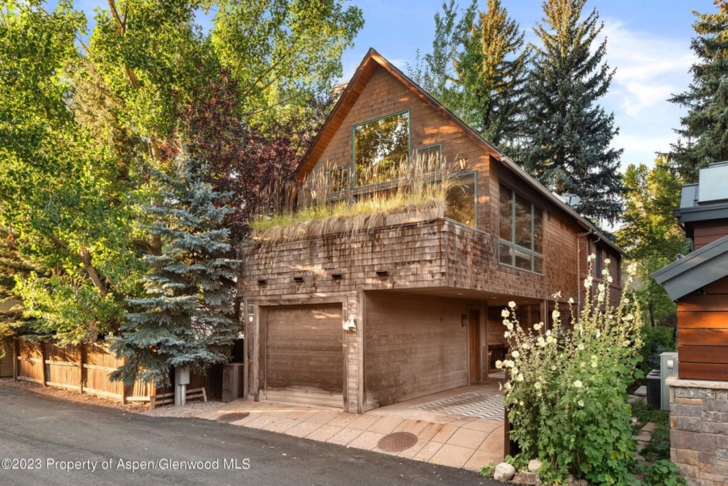 Aspen_Co_homes_for_sale_331_W_Bleeker_Street_1_DouglasElliman