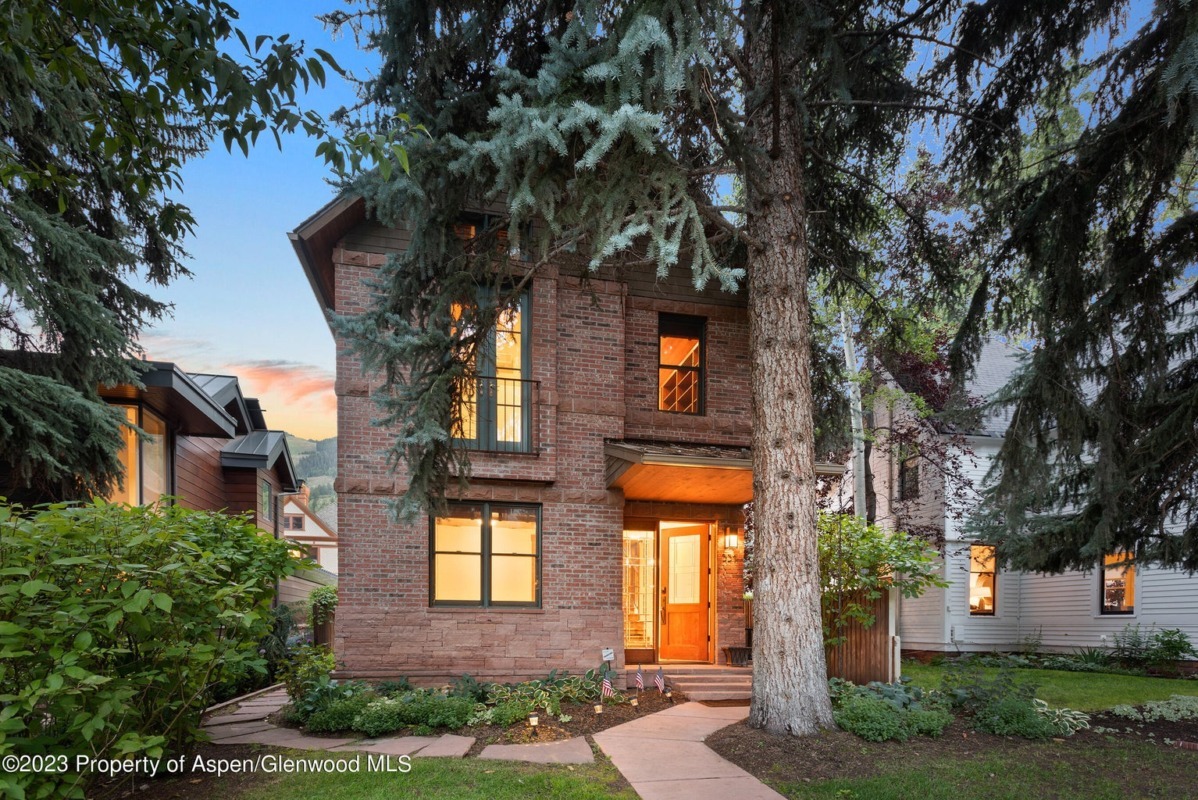 West End Aspen Home at 331 W Bleeker St Sells for $10.5M/$3,305 SF Furn Image