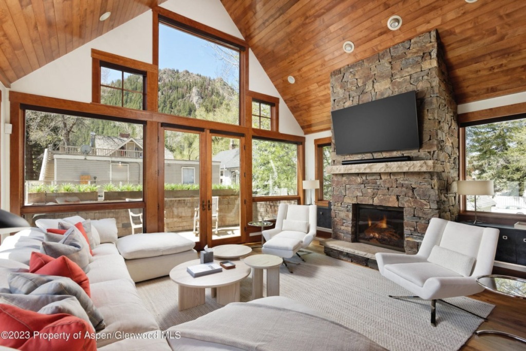 Aspen_Co_homes_for_sale_331_W_Bleeker_Street_5_DouglasElliman