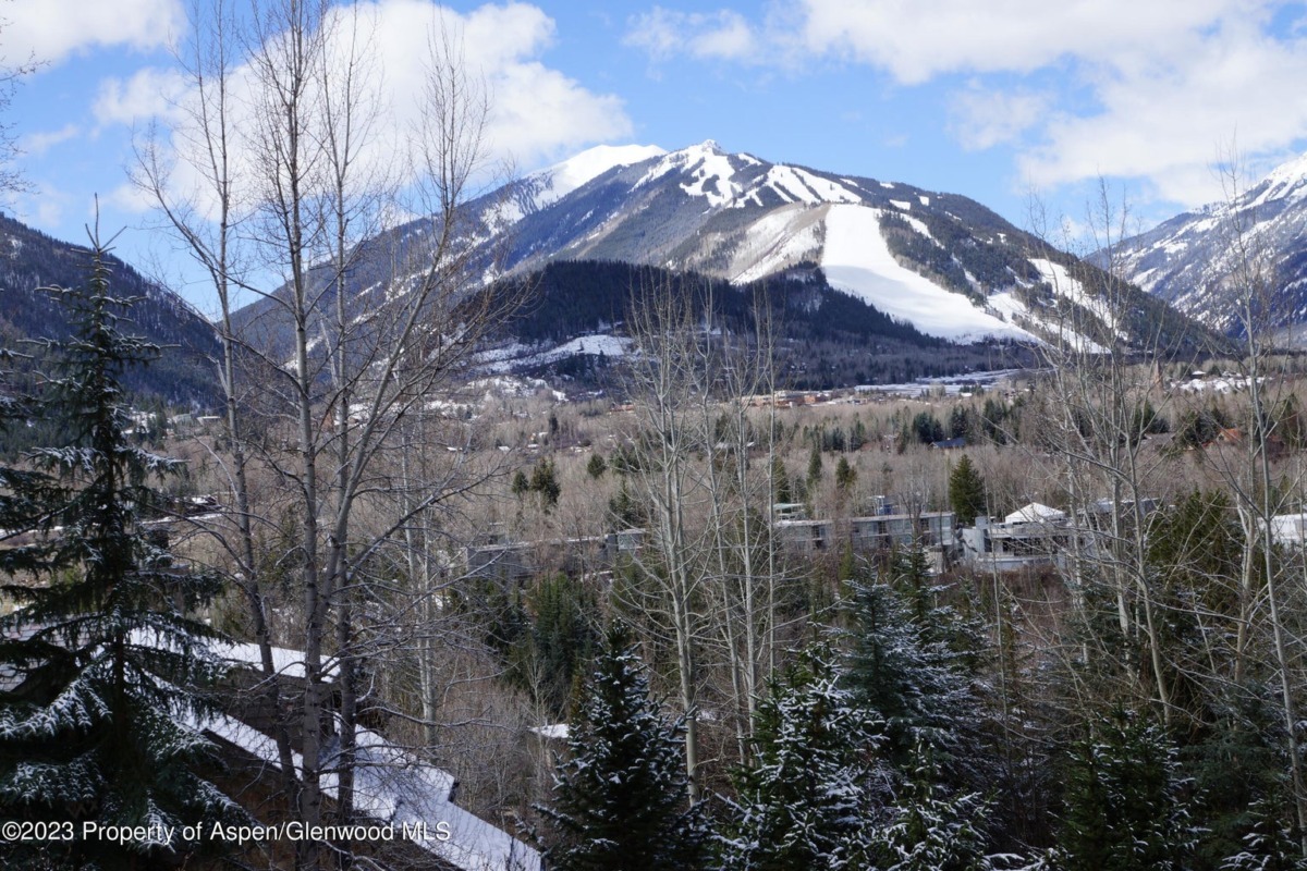 Red Mountain Aspen Home at 195 Magnifico Sells for $12.5M/$3,229 SF Furn Image