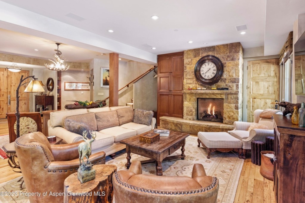 Aspen_Co_condos_for_sale_101_N_Spring_Street_101_2_AspenSnowmassSothebys