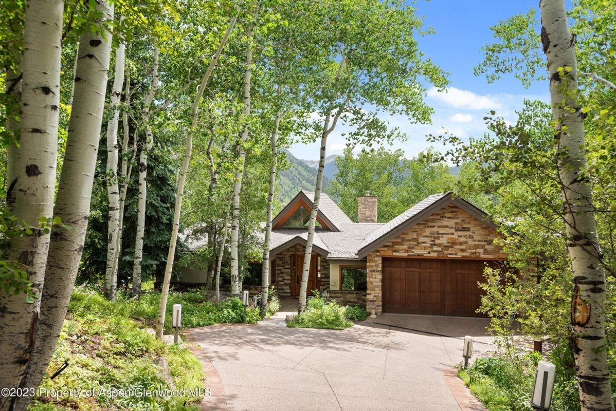 222 Roaring Fork Dr in East Aspen Sells for $9.4M/$2,427 SF Unfurn Image