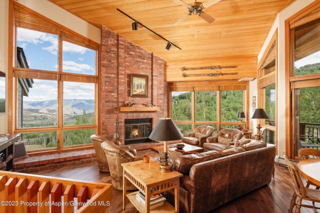 Snowmass_Village_townhomes_for_sale_590_Wood_Road_35_1_AspenSnowmassSothebys_townhomes_for_sale_590_Wood_Road_35_5_AspenSnowmassSothebys-1