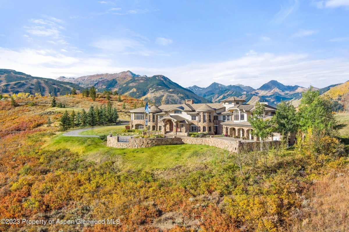 Soaring Snowmass Estate on 200 Acres Sells for $24.5M/$1,908 SF Furn Image