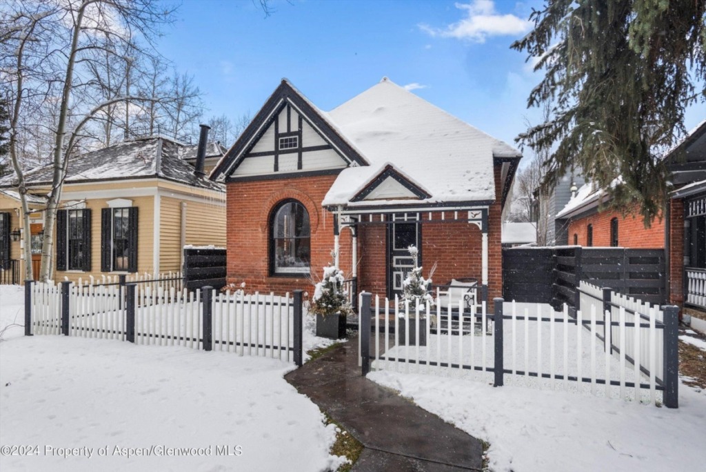 Aspen_Co_homes_for_sale_105_E_Hallam_Street_1_Compass-1