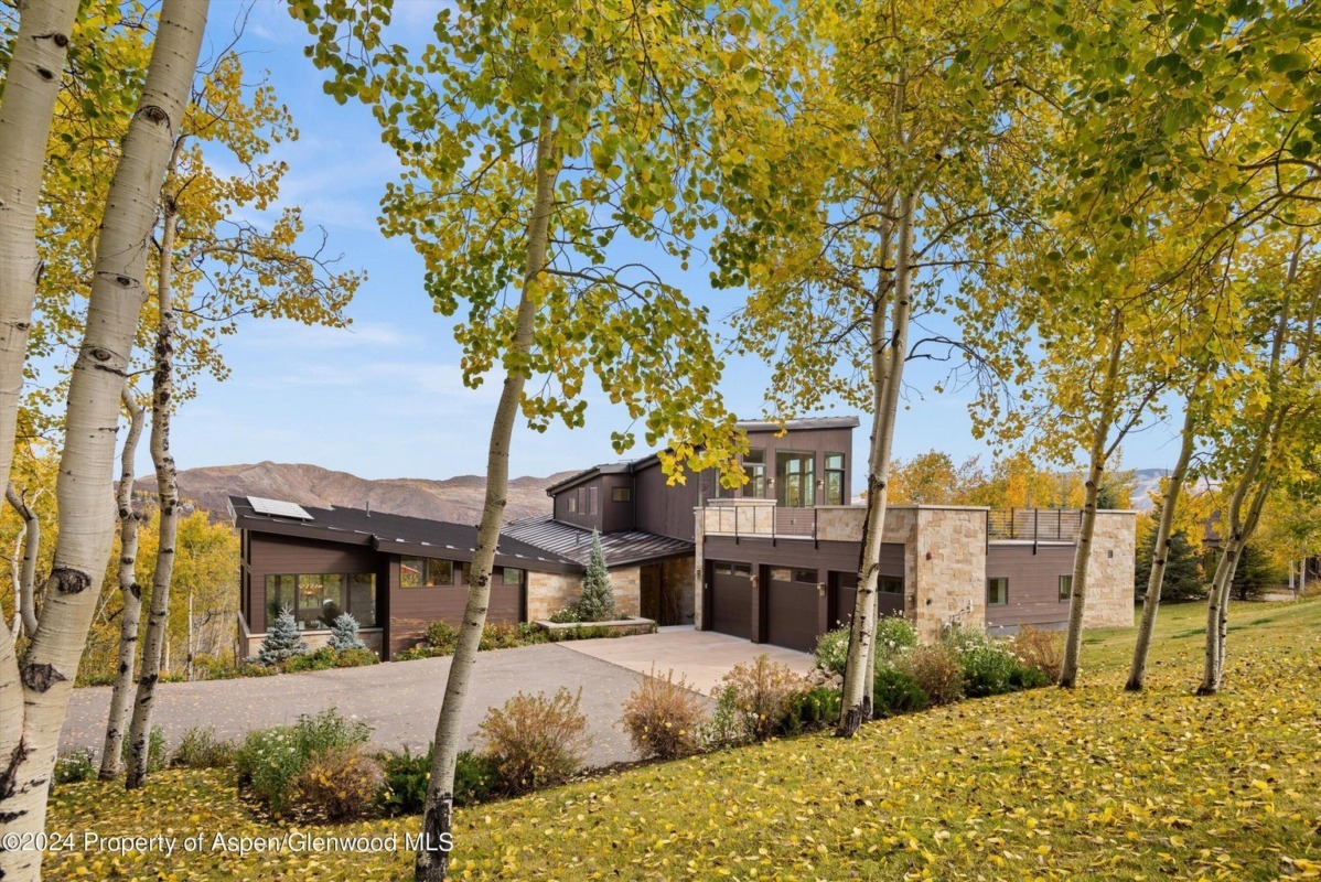 Snowmass Village Home at 919 Fox Run Dr Sells at $11.5M/$2,222 SF Part Furn Image