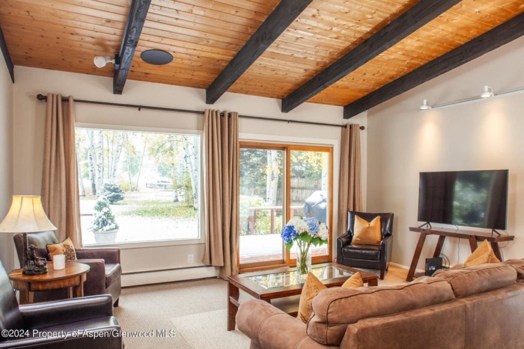 Aspen_Co_duplexhalfduplex_for_sale_823_Bonita_Drive_Unit-B_5_AspenSnowmassSothebys-1