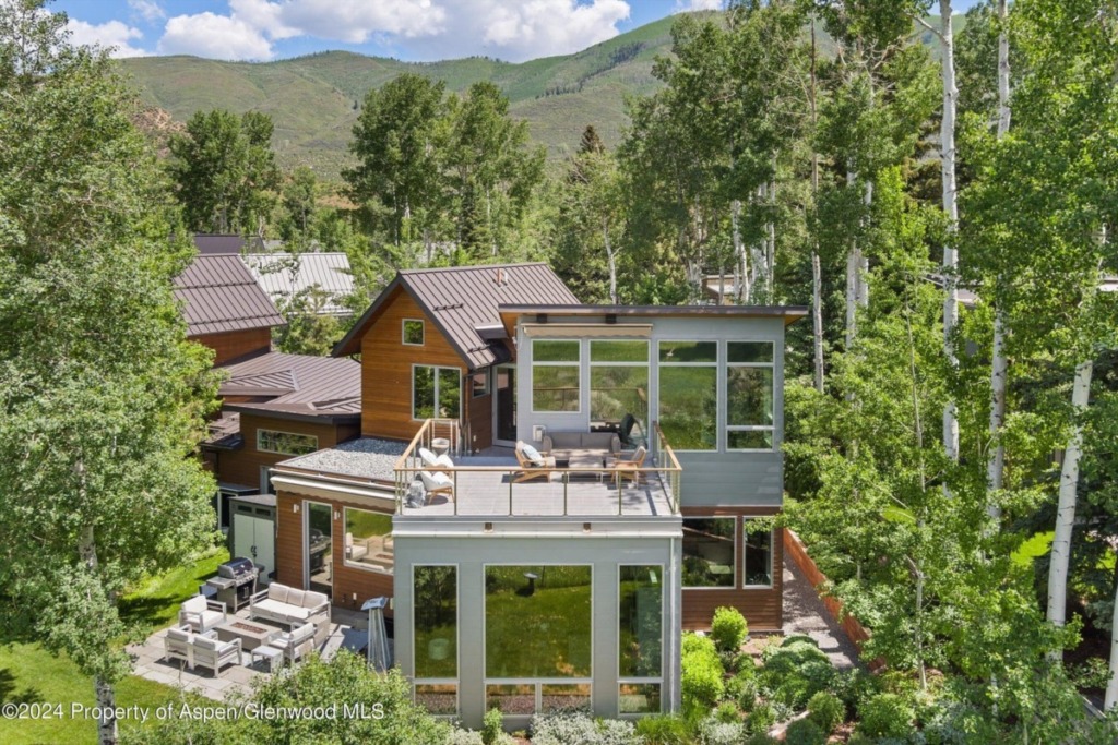 Half Duplex on Aspen Golf Course at 1481 Sierra Vista Dr Sells for $12.2M/$2,755 SF Furn Image