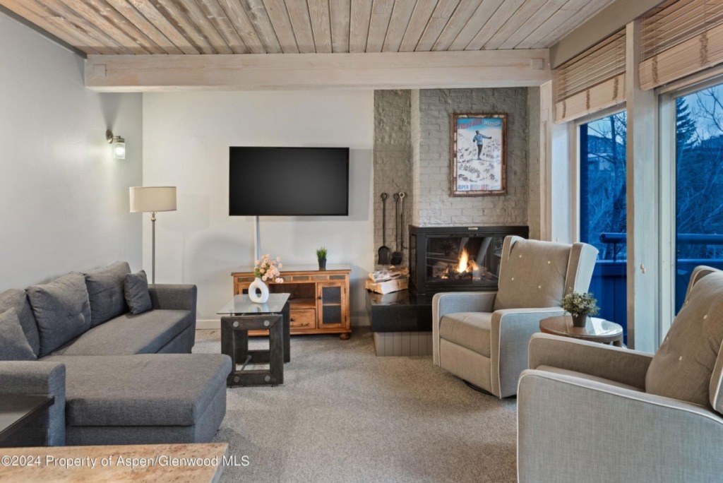 Aspen_Co_condos_for_sale_617_E_Cooper_Avenue_134_23_AspenSnowmassSothebys