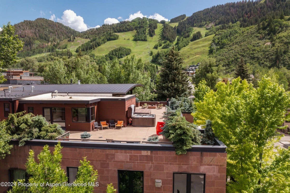 Downtown Aspen Penthouse at 233 E Cooper PH3 Goes for $43M/$8,215 SF Part Furn – A Record Sold Price per Sq Ft Image