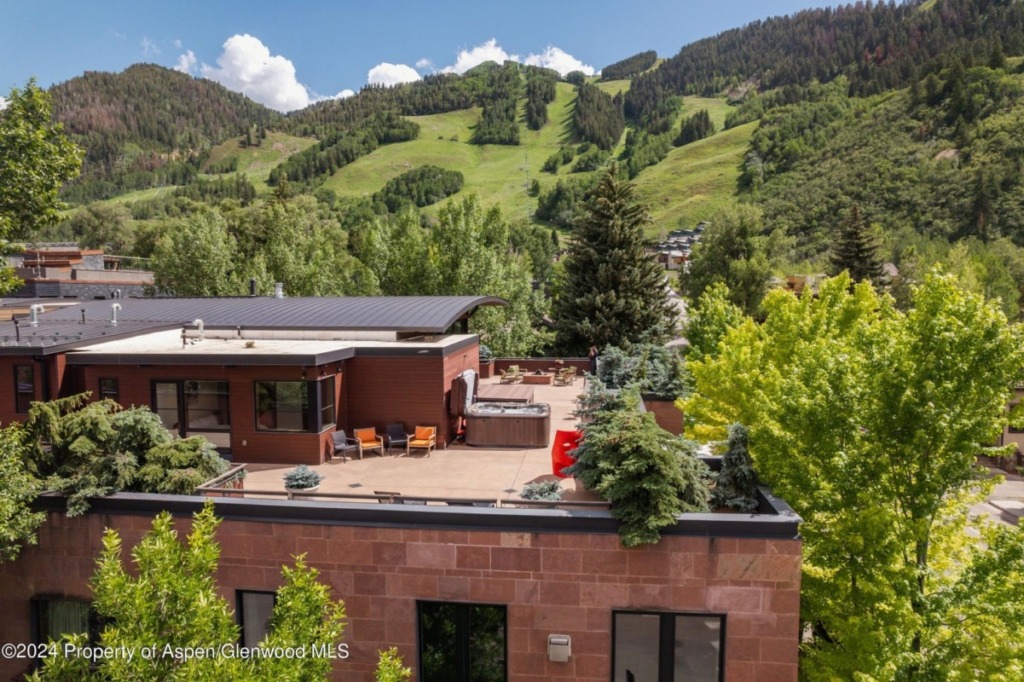Downtown Aspen Penthouse at 233 E Cooper PH3 Goes for $43M/$8,215 SF Part Furn – A Record Sold Price per Sq Ft Image