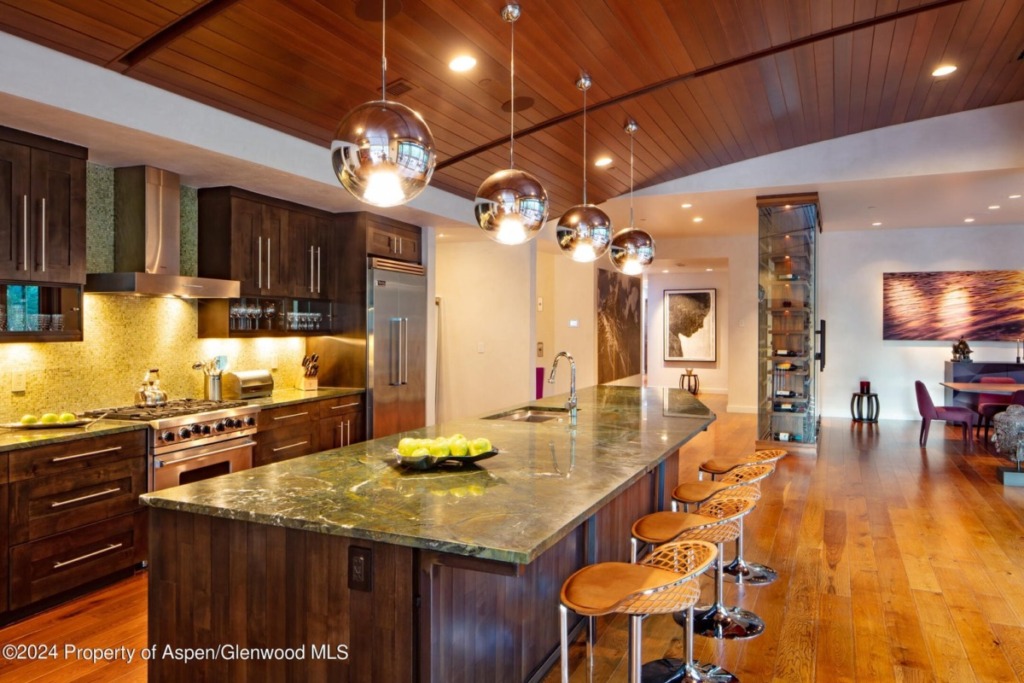 Aspen_Co_condos_for_sale_233_E_Cooper_Avenue_P_3_6_ColdwellBankerMM-1