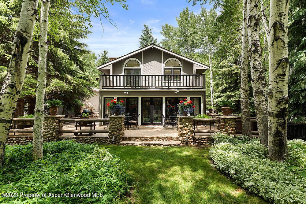 1425 Red Butte Dr Sells for $7.25M/$2,432 SF Unfurn Image