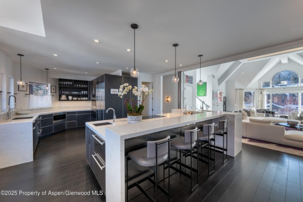 Aspen_Co_townhomes_for_sale_132_N_Spring_Street_6_ColdwellBankerMM-2
