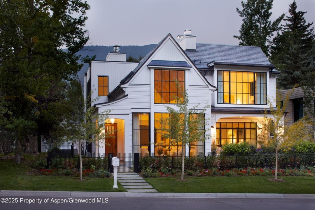 Aspen_Co_homes_for_sale_320_W_Bleeker_Street_1_ColdwellBankerMM-2