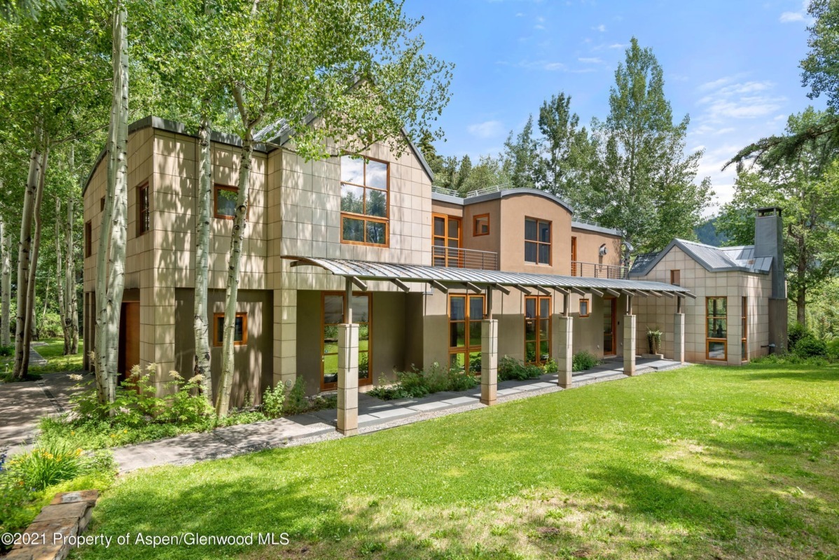 400 & 410 Lake Ave Sells Before the MLS at $52.45M/$6,990 SF Furn Image