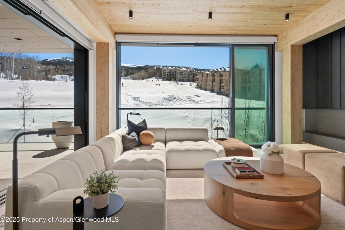 Snowmass Base Village 4 Bdrm Aura Condo Sells for Near Record $14.18M/$5,649 SF Furn Image