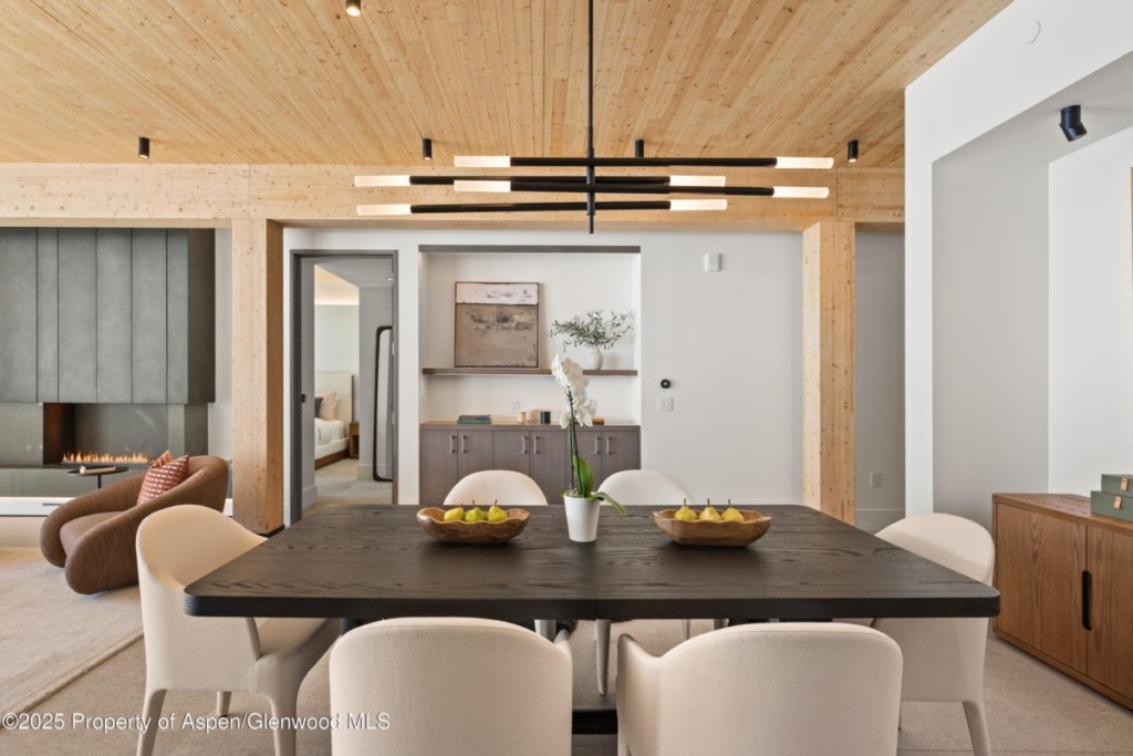 Snowmass_Village_condo_for_sale_180_Wood_Road_304_2_AspenSnowmassInternationalR-1
