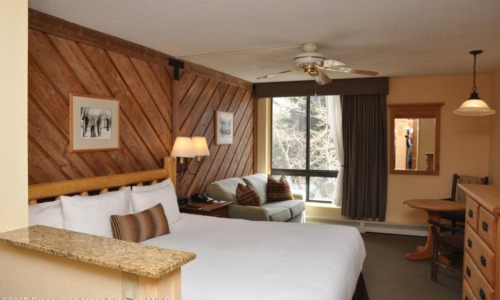 Snowmass_Village_condo_for_sale_300_Carriage_Way_513_1_AspenSnowmassSothebys-2