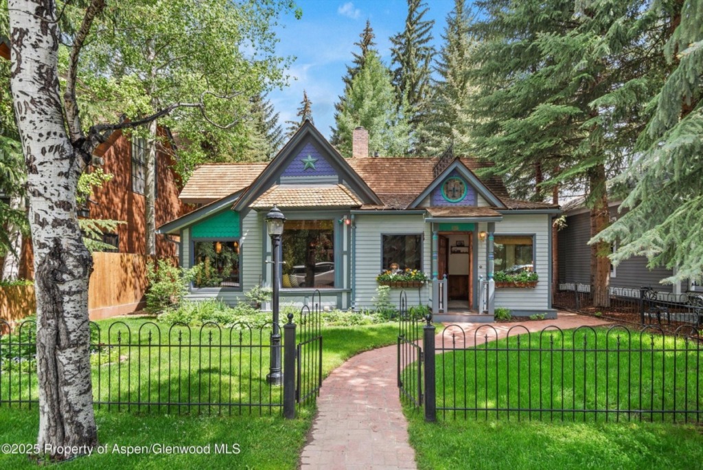 Aspen_Co_homes_for_sale_126_W_Francis_Street_1_DouglasElliman-1