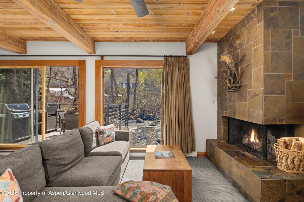 Chateau Roaring Fork 3-Bdrm Condo on the River Sells for $4.725M/$3,258 sq ft Furn Image