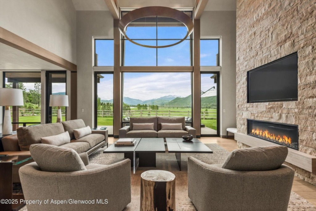 Woody-Creek_Co_homes_for_sale_31_E_Bourg_Trail_5_DouglasElliman