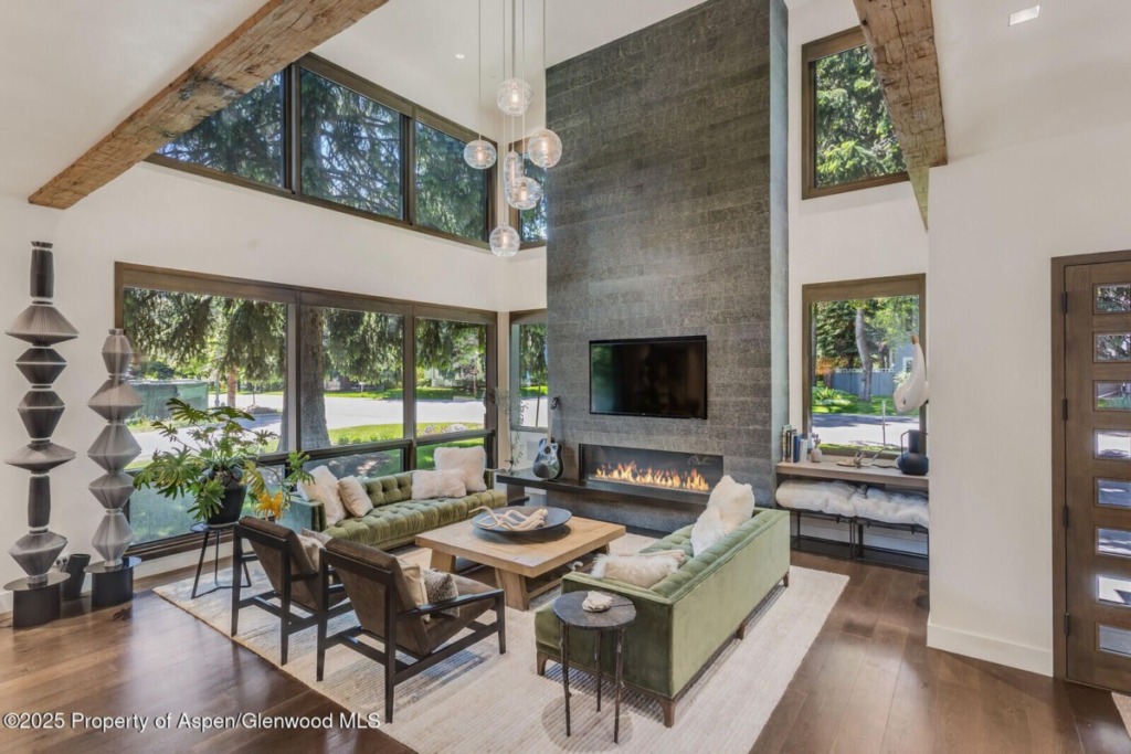 Aspen_Co_homes_for_sale_700_W_Smuggler_Street_5_EngelVolkers-1