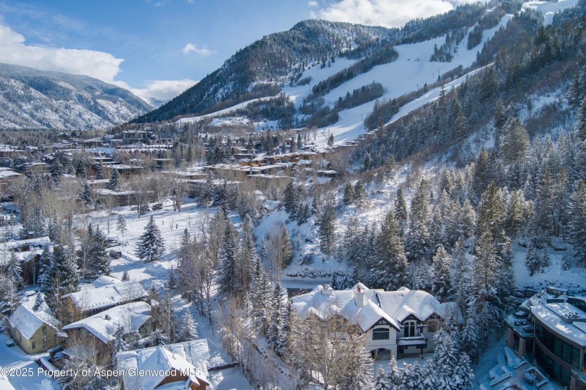 15 Little Cloud in Aspen Core Sells for $45.5M/$6,086 SF Unfurn Image