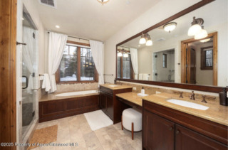 Aspen_Co_duplex:halfduplex_for_sale_1395_Snowbunny_Ln_8_AspenLuxurySales