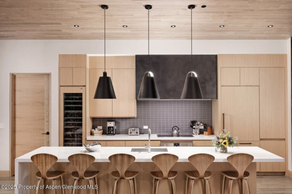 Snowmass_Village_condos_for_sale_1742_Wood_Road_2_EngelVolkers-1